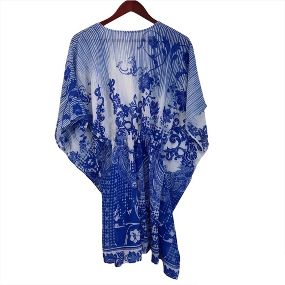 Blue White Sheer Floral Patterned Top - Picture 6 of 16